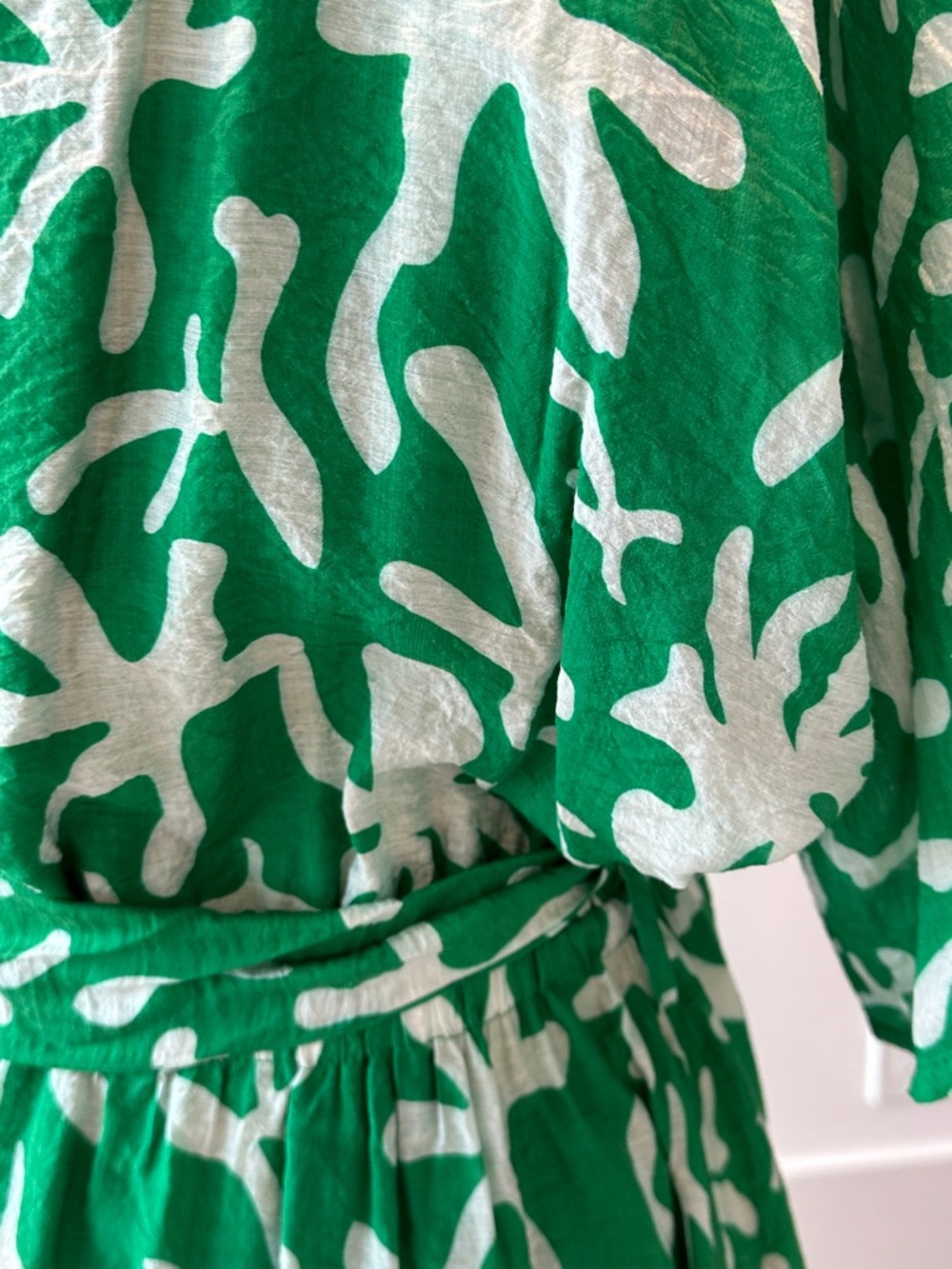 Entro NWT Green One-Shoulder Printed Midi Dress with Slit Sz L - Picture 10 of 10